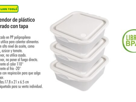 Contenedor de plástico cuadrado con tapa.